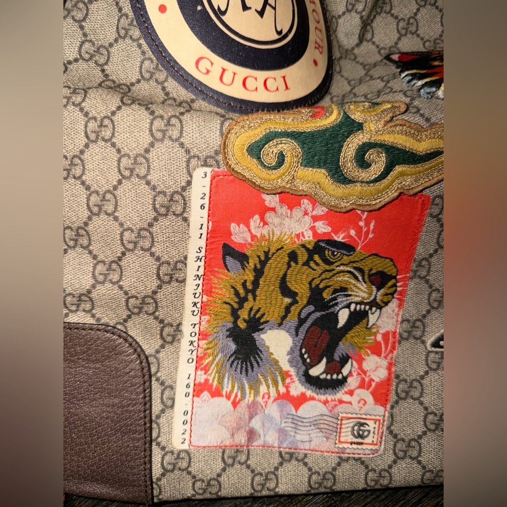Gucci GG Supreme Courier -Gucci Backpack - Picture 3 of 10